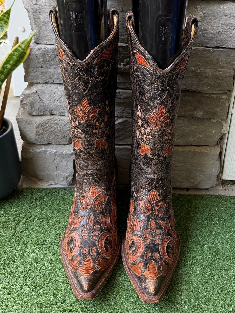 Corral Vintage Distressed Genuine Goat Skin Women’s Boots - Picture 4 of 14